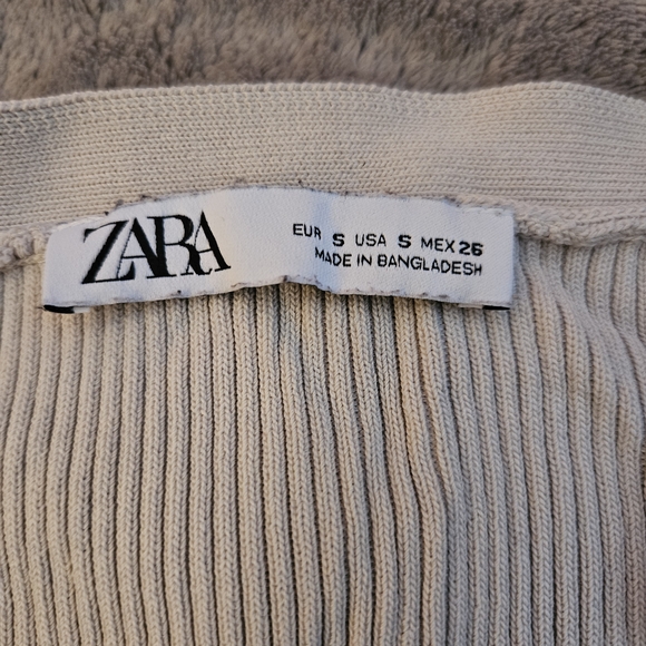 Zara Ribbed Cardigan in Light Gray - Picture 2 of 4
